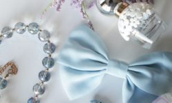 accessories-beads-bow-flatlay-325527